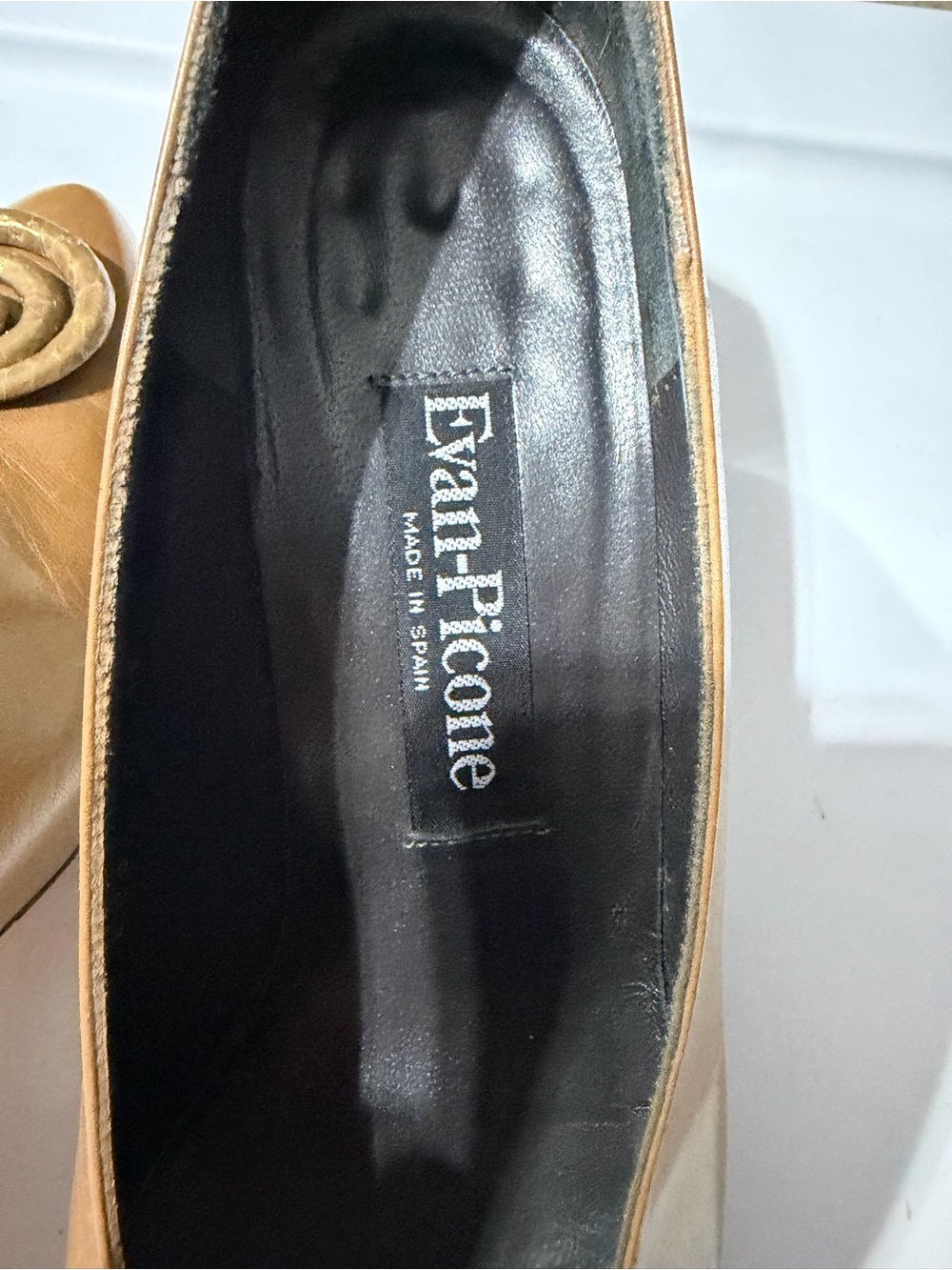 Vintage Evan-Picone Metallic Gold Leather Pointed Toe Pumps Made in Spain Size 7 - Picture 4 of 8